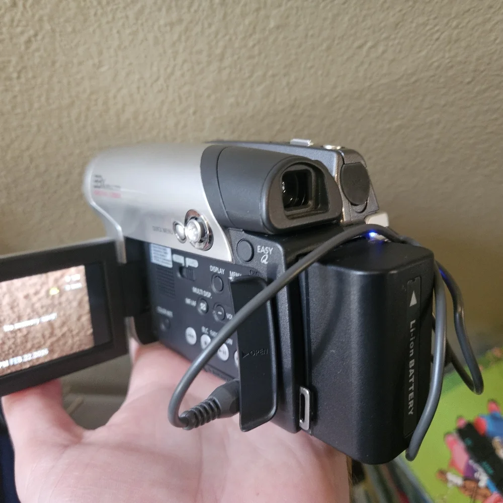 Samsung SC-DC164 DVD Camcorder Powers On With Power Cordand 2 New Discs